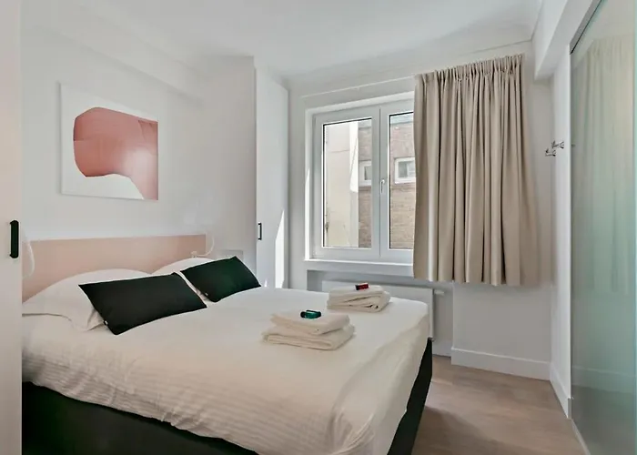 Huswell - Panoramic Seaview In 't Zoute Apartment